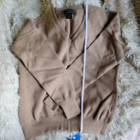 Lord & Taylor Merino wool sweater - Picture 5 of 5